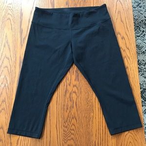 Lululemon Low Rise Cropped Leggings